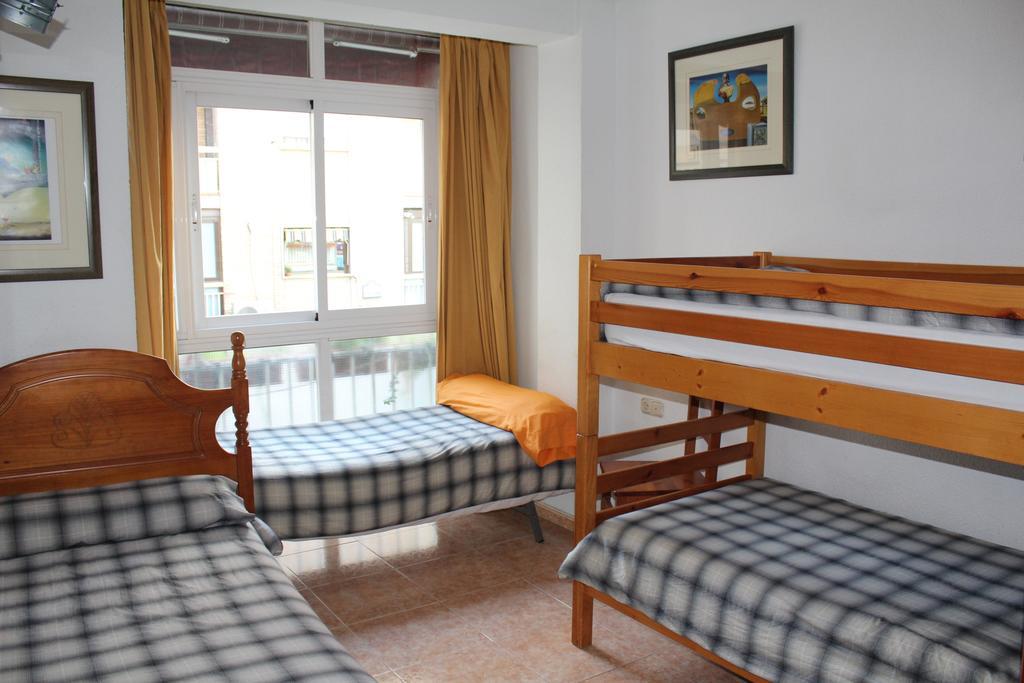 Hostal Nuevas Naciones Granada Szoba fotó