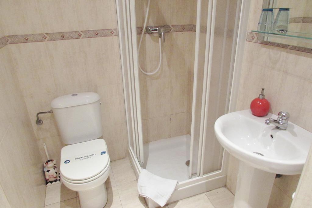 Hostal Nuevas Naciones Granada Kültér fotó