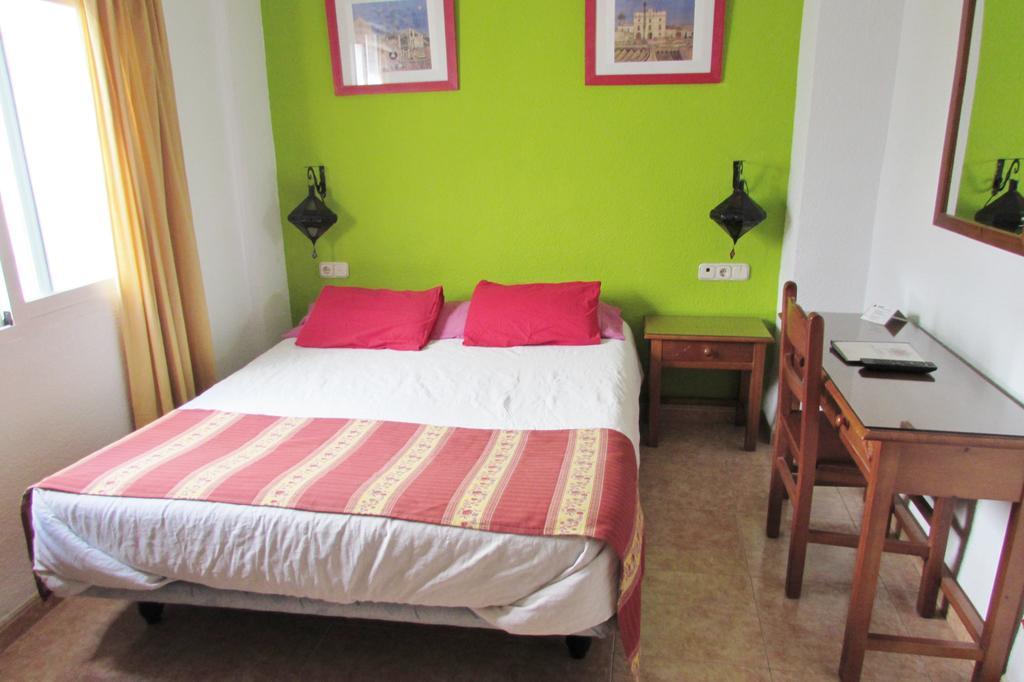 Hostal Nuevas Naciones Granada Kültér fotó